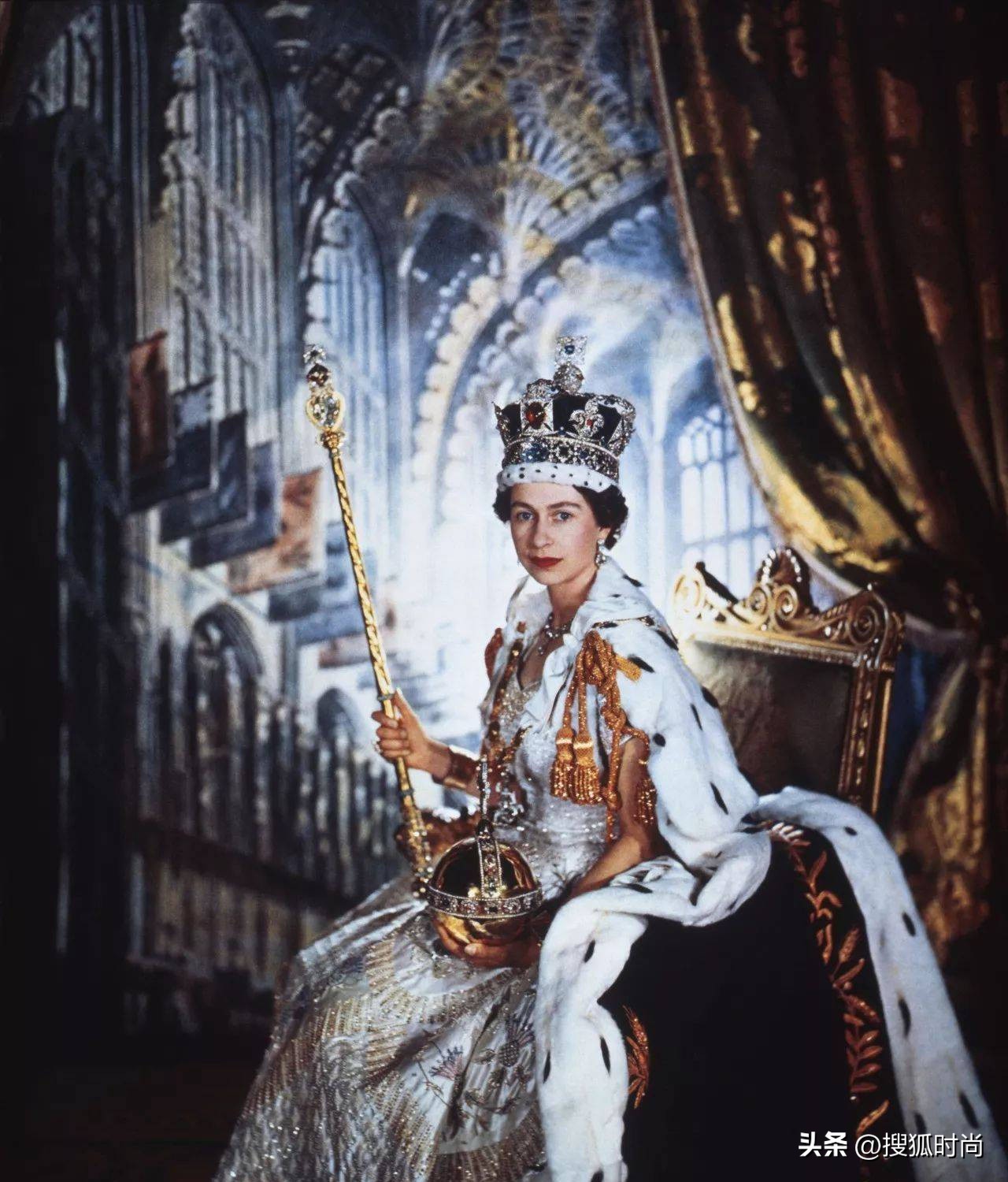 查尔斯三世加冕仪式整个过程,查尔斯三世加冕仪式戴皇冠权杖
