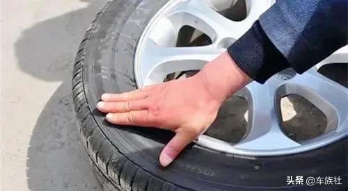 摩托车轮胎野外漏气修补,车轮胎嘴子漏气怎么修补