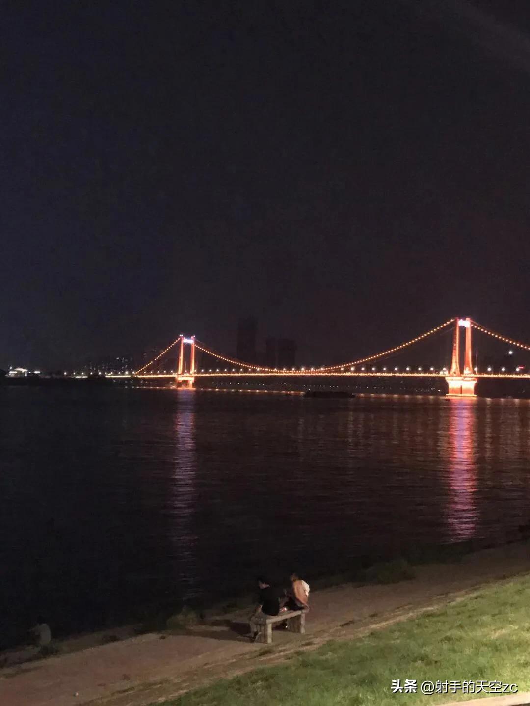 长江大桥有啥好吃的推荐,鹦鹉洲主题公园附近好吃的