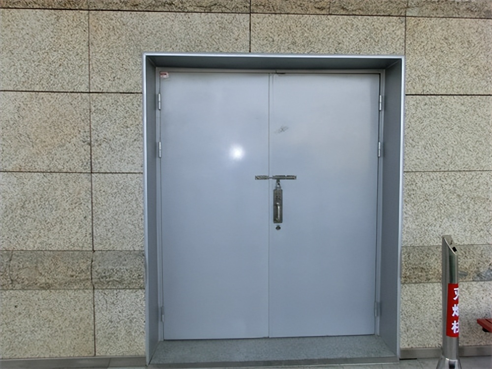 木质防火门与钢质防火门对比,钢质防火门和木质防火门哪个好些