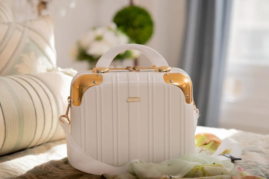 到医院生孩子要带什么证件,去医院生孩子要带啥东西