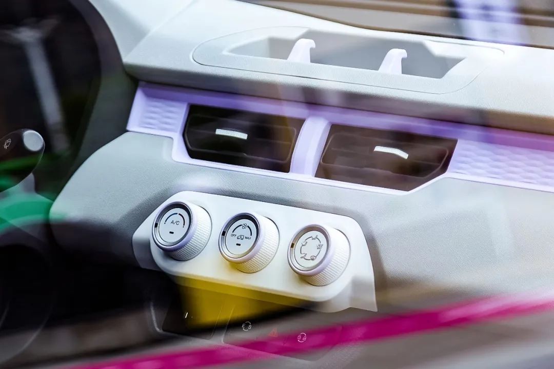 奇瑞qq冰淇淋低配版车主感受,纯电微型车新选择奇瑞qq冰淇淋