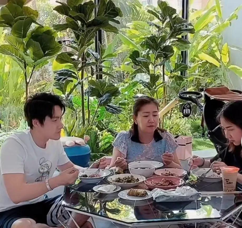 90后泰国白富美嫁四川小伙,生龙凤胎,相识于浙大,曾获选美冠军