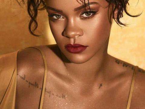 从小岛贫穷少女到国家英雄、全球最富有的女歌手，蕾哈娜的成长史