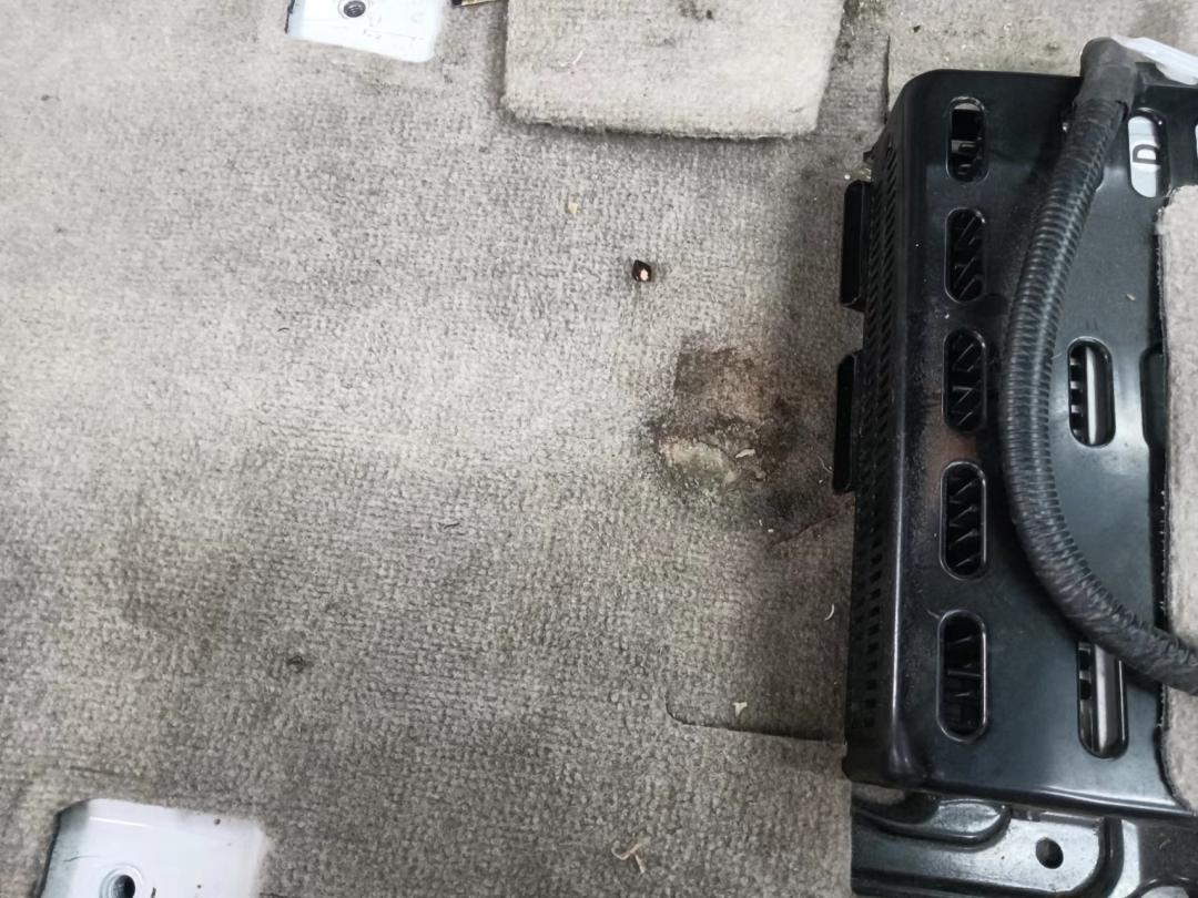 老旧丰田霸道修复,04年丰田霸道翻新改造全过程