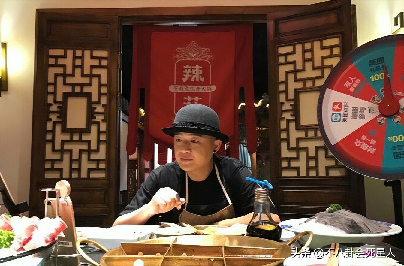 一张报价单，将明星“躺着赚钱”的*裤底**扒得一干二净了