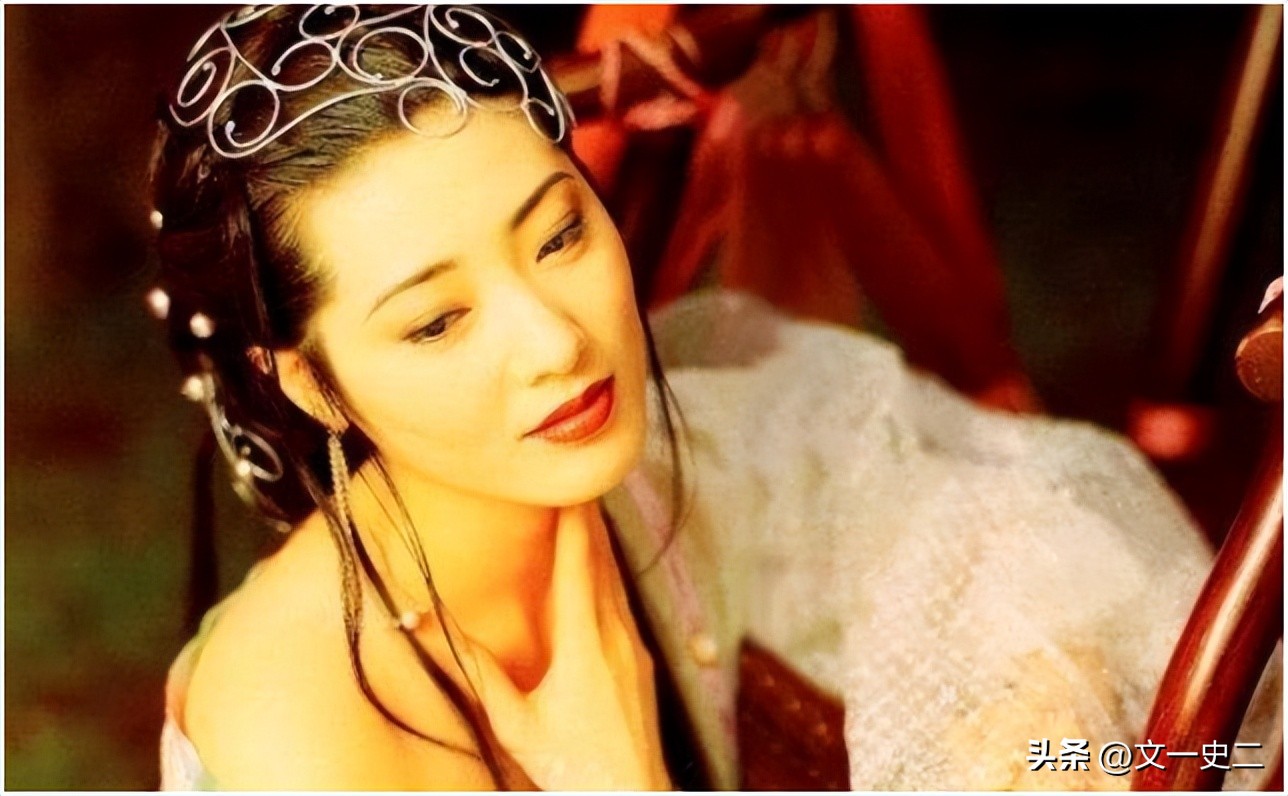 细读红楼梦第三十回宝钗之怒,细读红楼梦45回