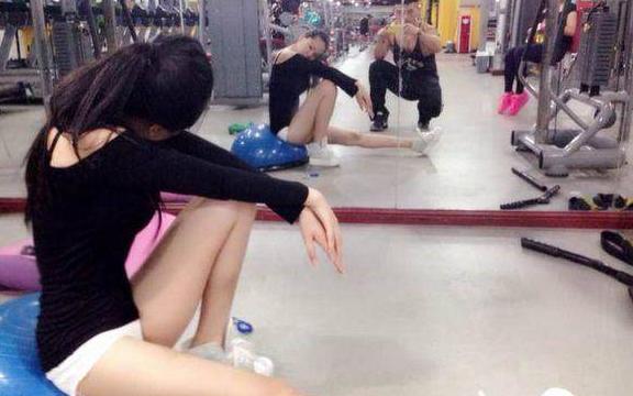 网红健身视频训练,健身网红的腹肌训练