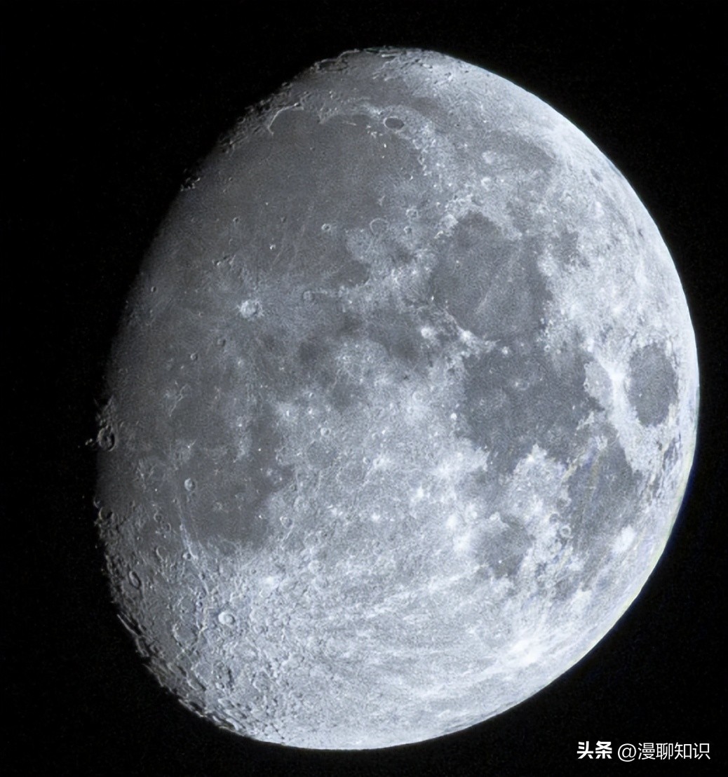 月表温度对于月幔对流影响有哪些？关于它的数值模拟研究