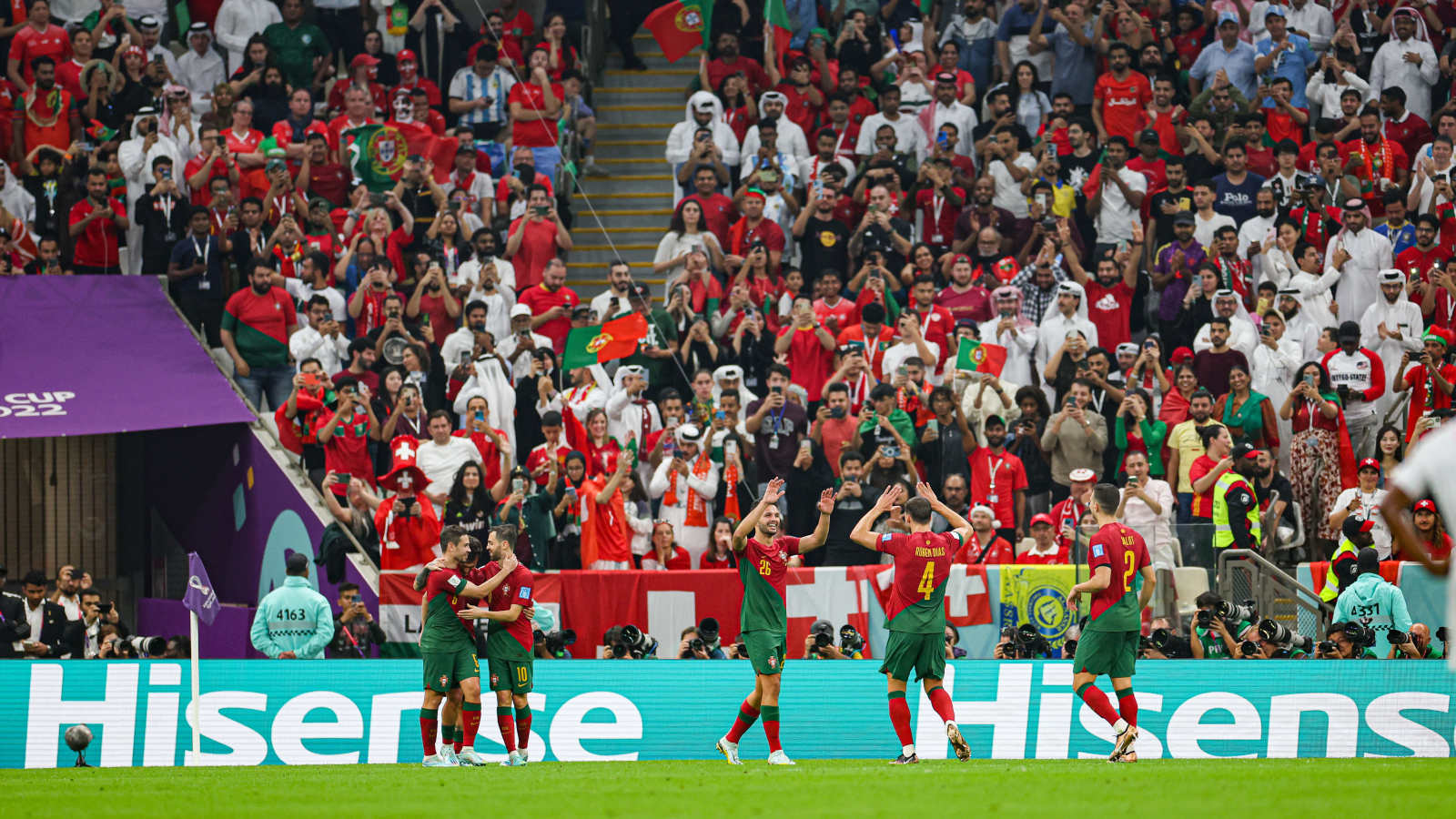 c罗踢疯了22分钟戴帽,36岁c罗上演帽子戏法踢疯了