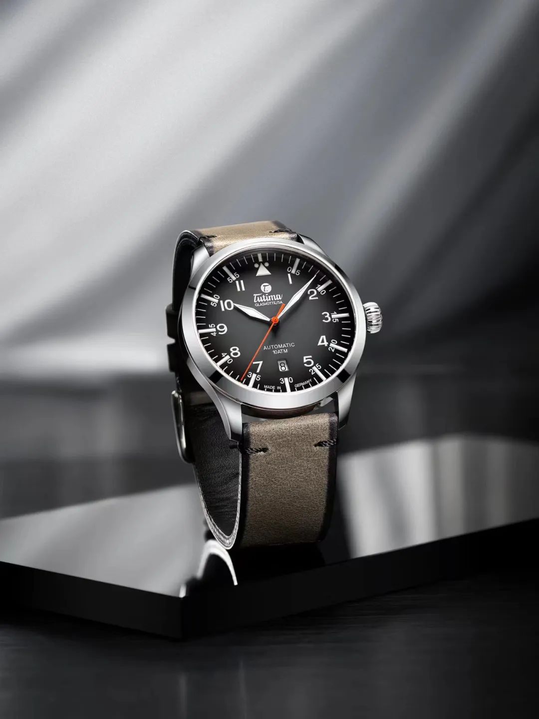 夏天皮带的多种用法大全,夏天应该戴皮带表还是钢带表