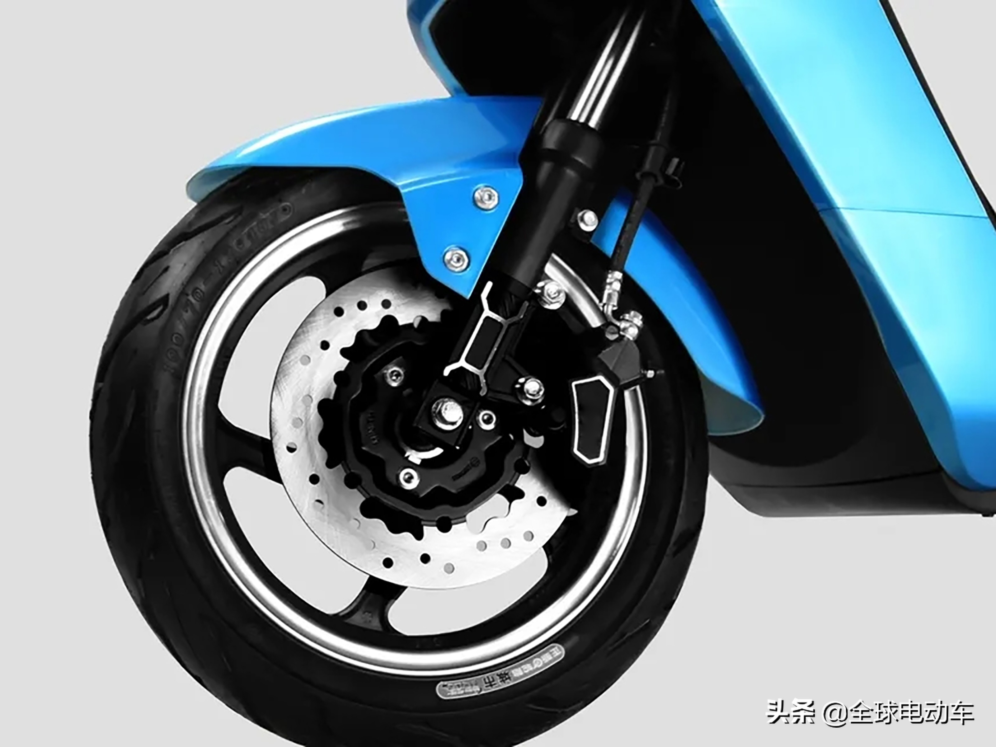 现在电动车轮胎都是真空胎吗,电动车轮胎是钢丝好还是橡胶好