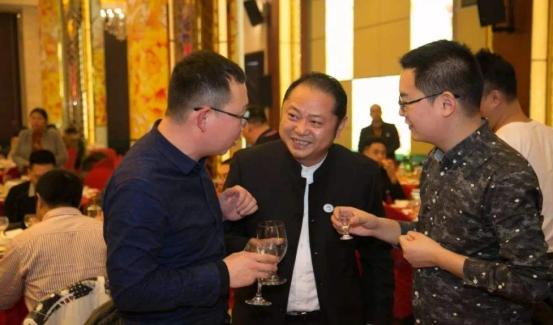 洋河梦之蓝海之蓝天之蓝区别,类似海之蓝天之蓝好入口的白酒