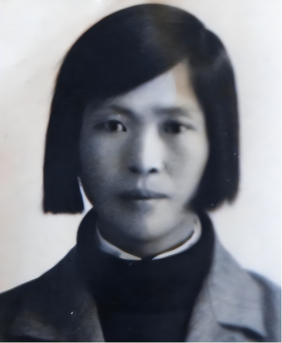 76年毛主席病逝，想起昔日恩情，*子珍贺**含泪对主席像说：请安息吧