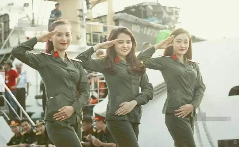 越南*队军**变*火军**商，女军官背LV包炫富，坍塌式腐败成世界之首