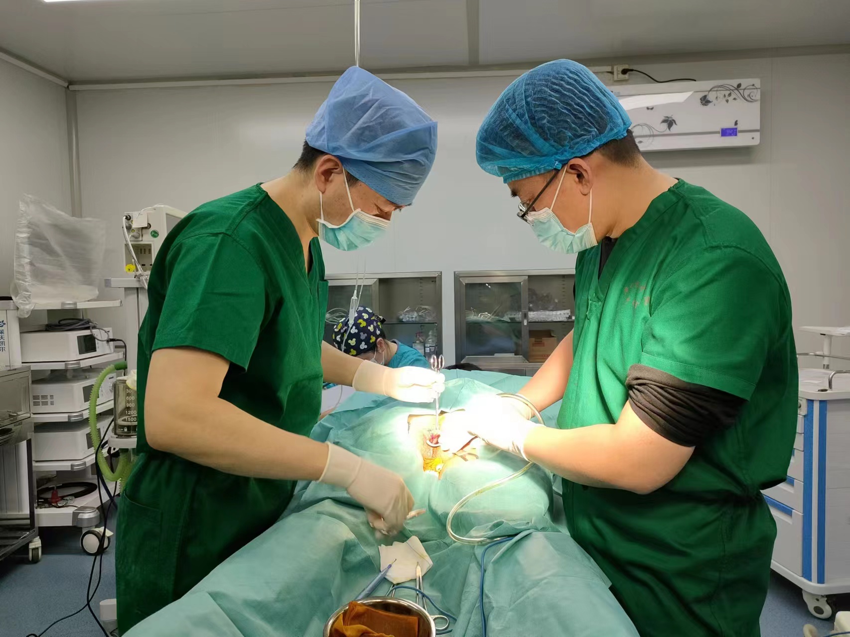 肛肠科主任教学,肛肠科主任治疗痔疮