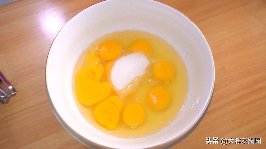 最简单的老式蛋糕的做法,松软细腻好吃的无水蛋糕的做法