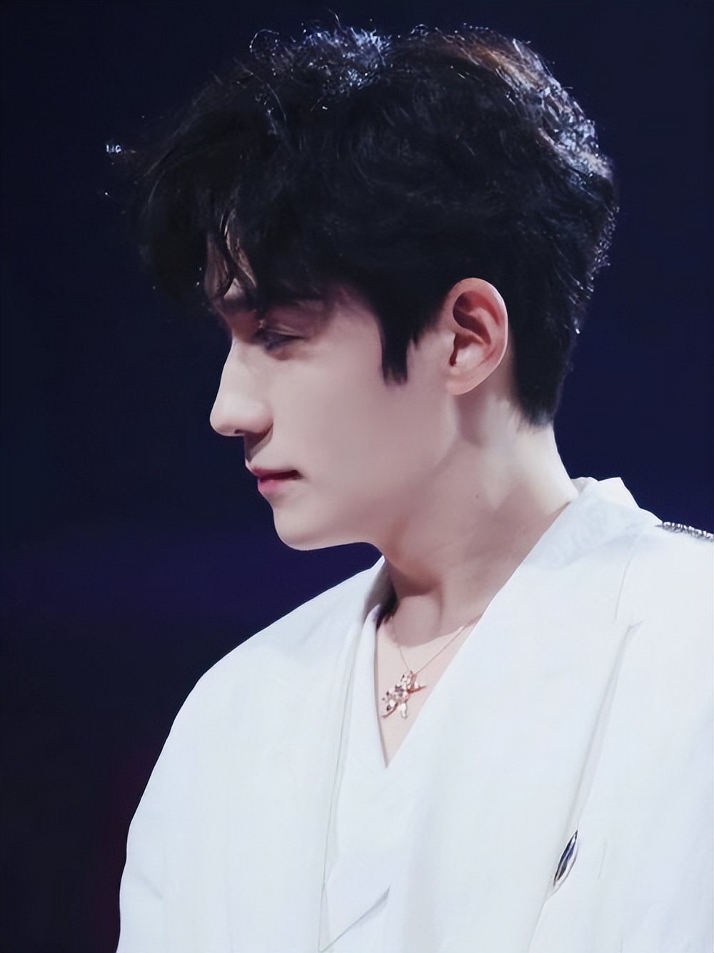 这一次，35岁的影帝朱一龙，狠狠地打了“娱乐圈的脸”