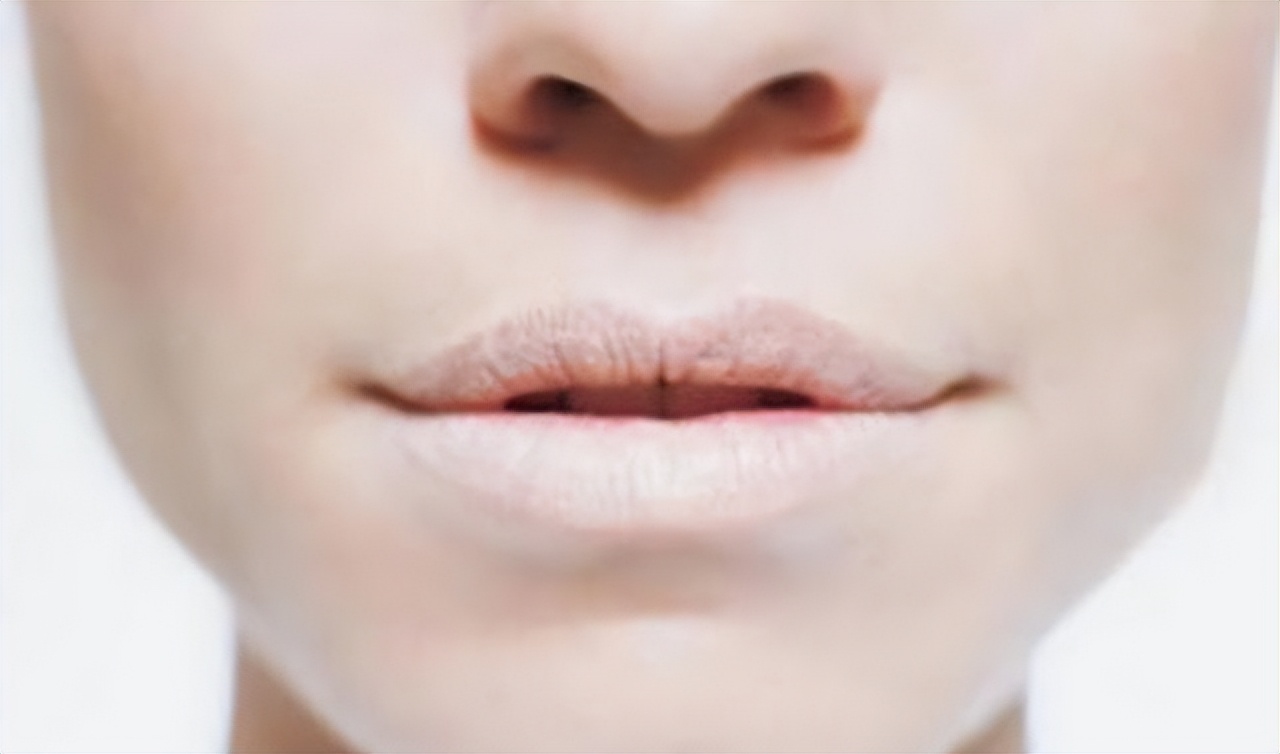 青春期甲亢早期症状有哪些,如果得了甲亢早期有什么症状