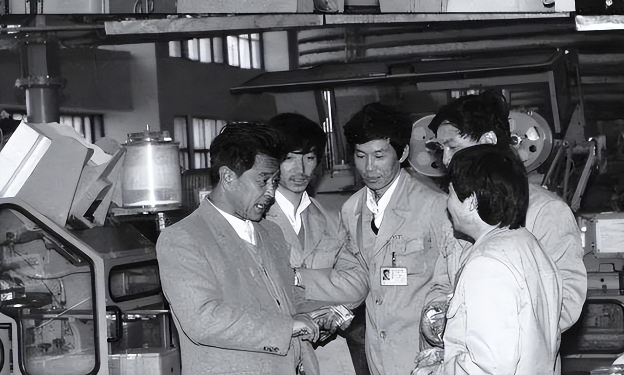 神秘华侨要在家乡投资30亿，一查：支票系伪造，他是本地失业教师