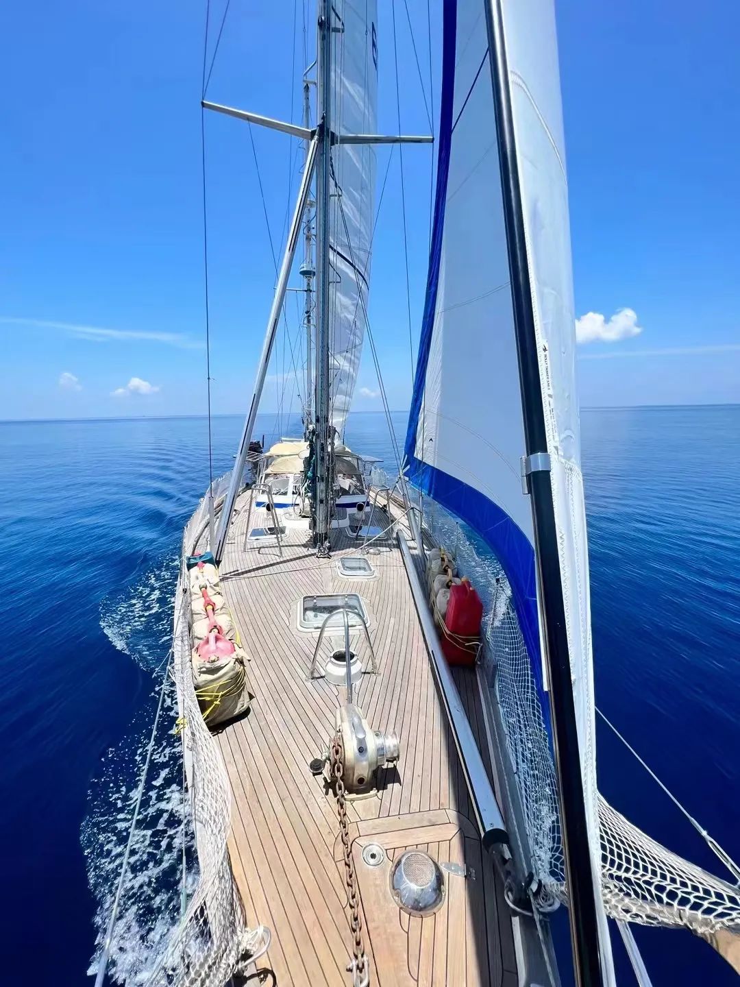 “真正远航的都是疯子！”但我无条件相信我的船长我的船