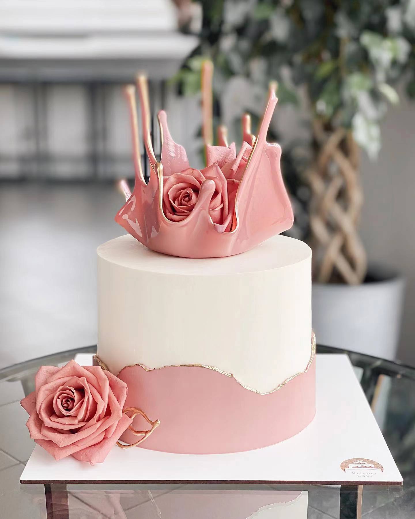 今天给大家做一款好看的蛋糕造型,美味又高颜值的蛋糕造型充满创意