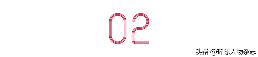 烈士母亲一人收麦子,烈士母亲割麦子