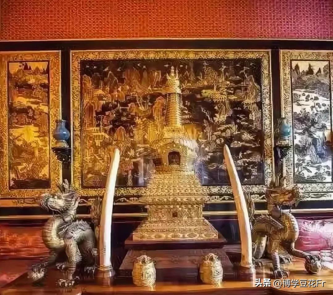 圣诞节是外国烧毁圆明园的节日吗,圣诞节是为了纪念圆明园的毁灭吗