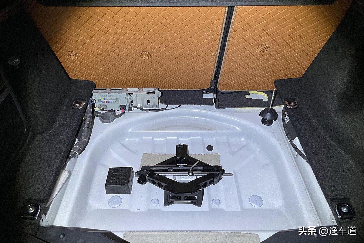 路虎极光变速箱漏油修多少钱,路虎极光检测到非原厂的校准故障