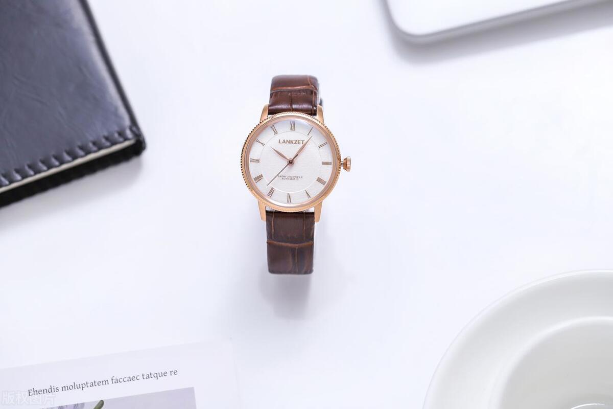 儿媳给婆婆买2000廉价化妆品,儿媳给婆婆买18000镯子