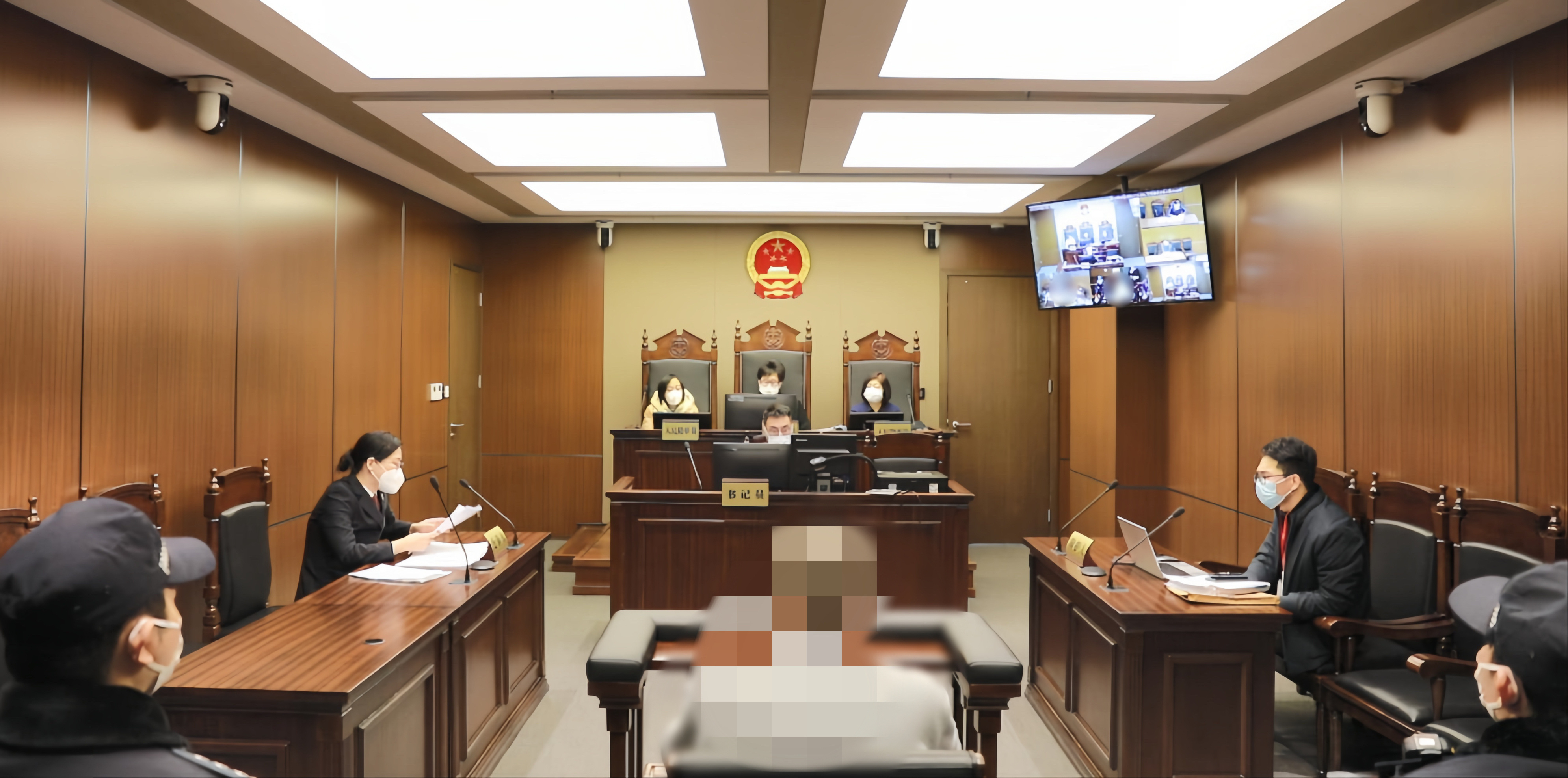 直播间“玲娜贝儿”两折秒杀?网红主播带货时被抓