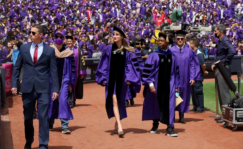 全网黑的“恶女”,又赢了