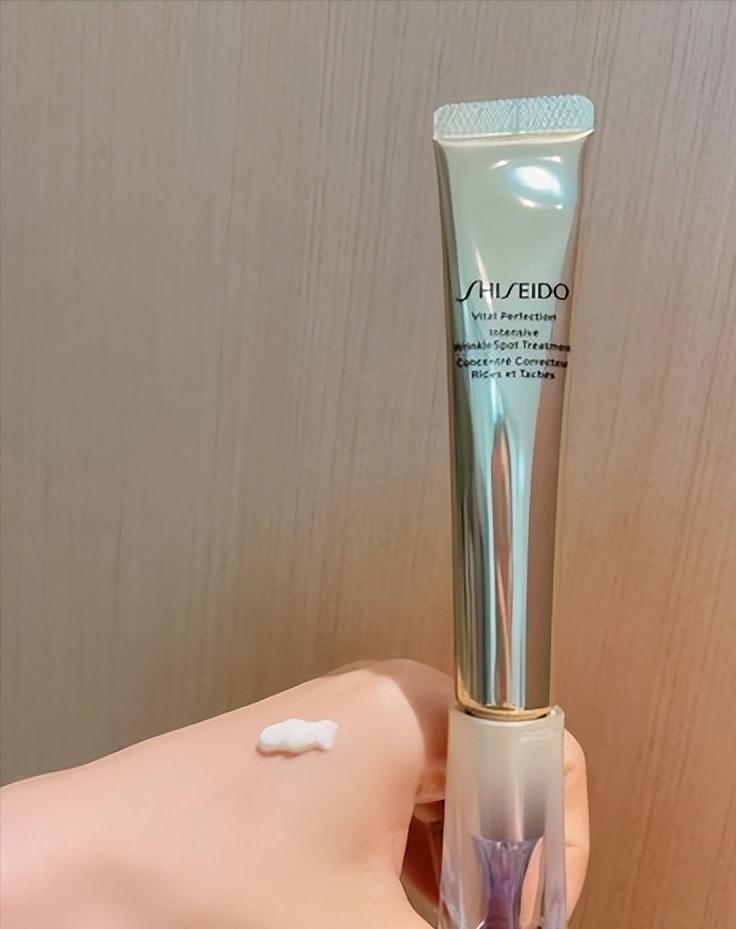 小众保湿眼霜推荐,悦薇智感紧塑焕白眼霜小红书