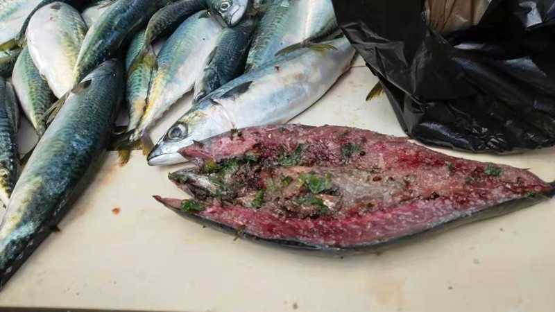 腌制的咸鱼晒干了怎么储存,咸鱼腌制几天可以风干