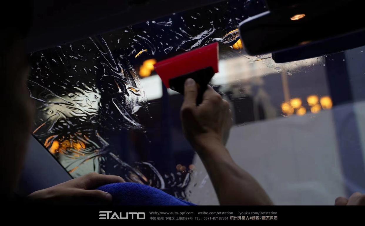 刚贴完膜的车窗为什么不能打开,车窗刚贴膜不小心开一次窗