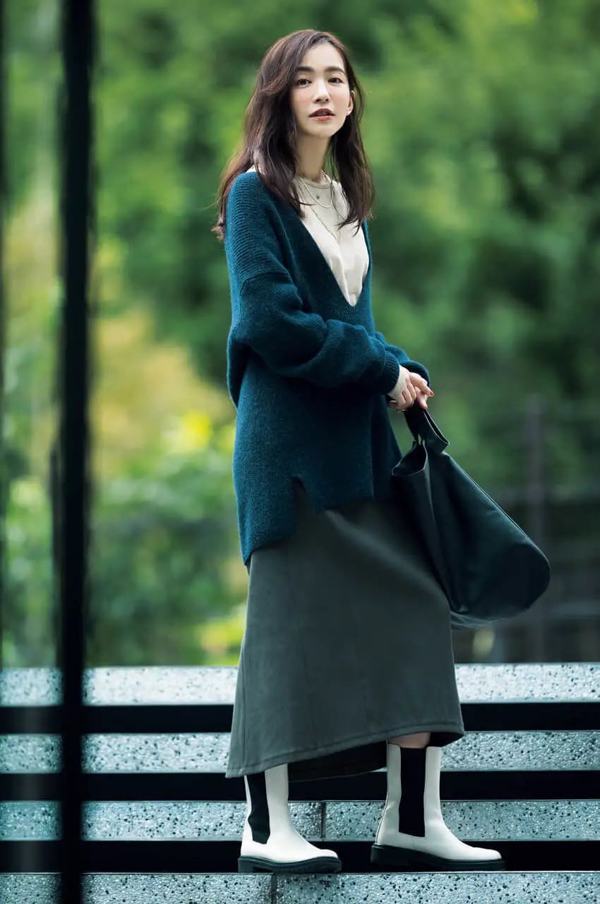 穿裙子靴子过年,过年穿了裙子显瘦