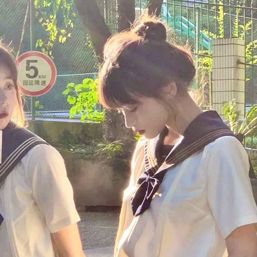 闺蜜头像一左一右真人可爱姐妹,情侣头像和闺蜜头像连在一起的