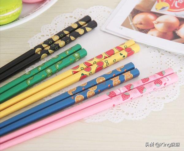 木筷竹筷陶瓷筷究竟哪个好,合金筷子和竹筷木筷哪个好