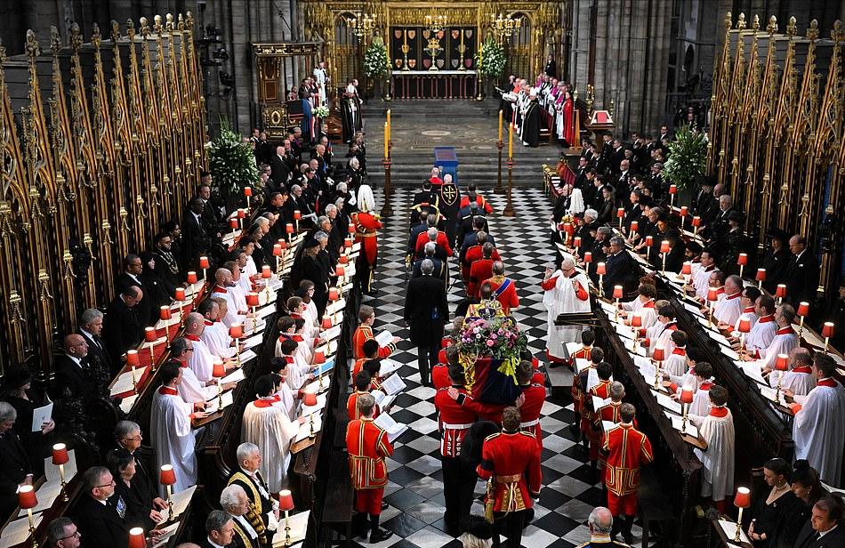 韩国第一夫人灰色大衣,韩国第一夫人晚礼服