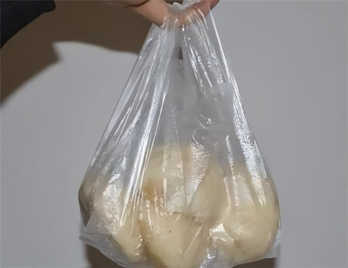 我们每天吃的东西里都有塑料,我们每天都在吃塑料吗