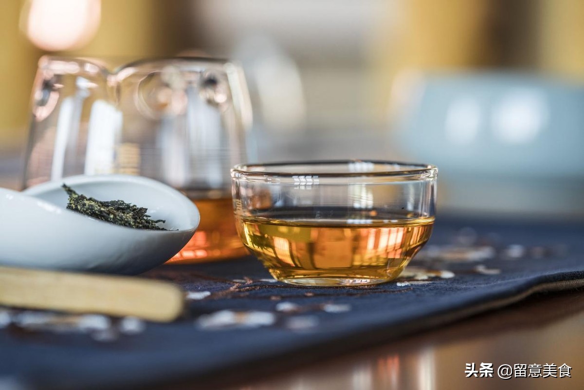 为什么茶叶不能隔夜喝,什么样的茶适合用开水煮