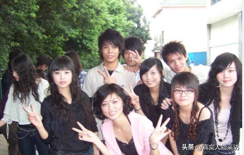 90后女孩放弃工作摆地摊月入9万,浙江女孩辞职摆地摊月入9万