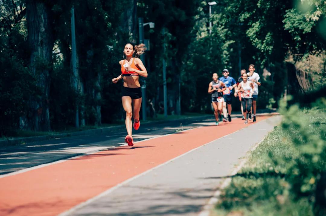 英国首相苏纳克多高,英国首相苏纳克到众议院