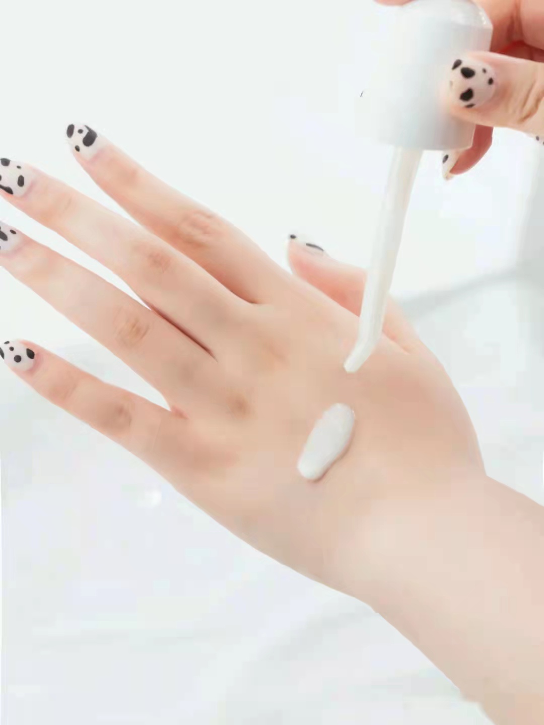 推荐几款最好用的美白精华,noreva美白精华和topix美白精华