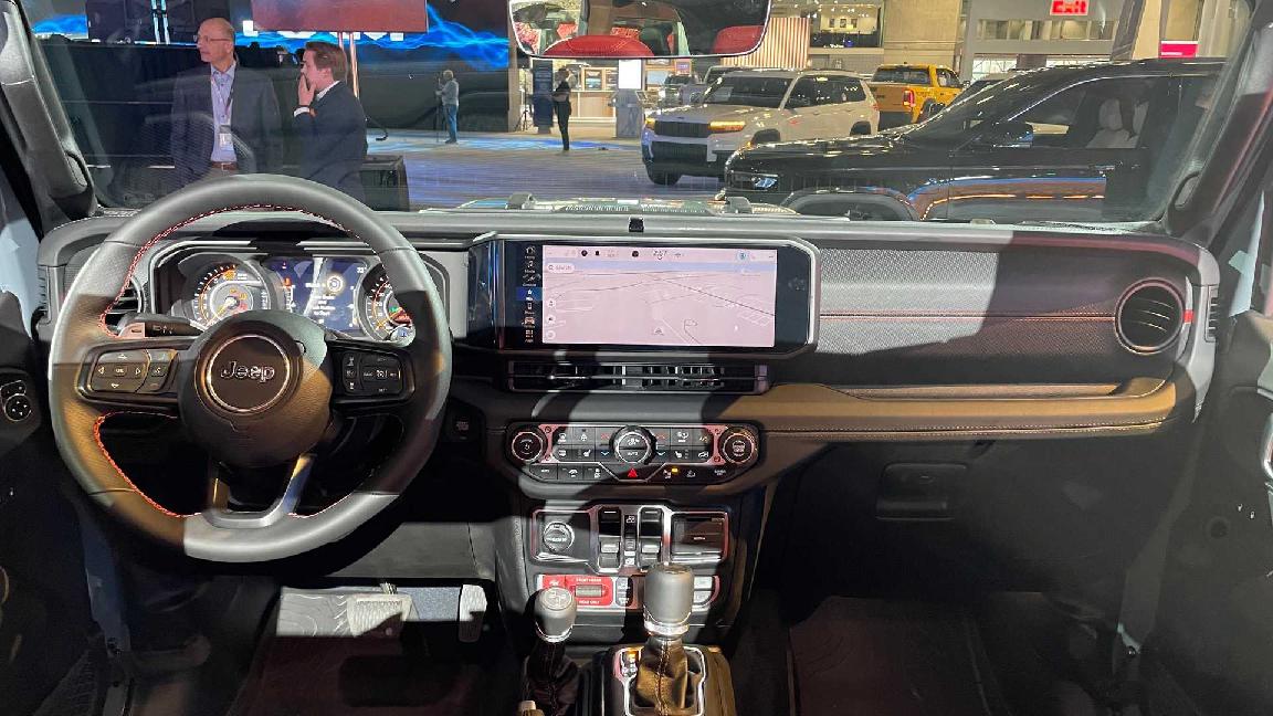 jeep牧马人2024款二手落地价,吉普牧马人被围堵