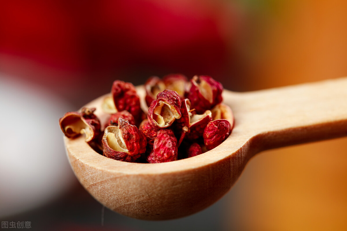 面粉放时间长了怎么补救,面粉放久了发酸怎么办