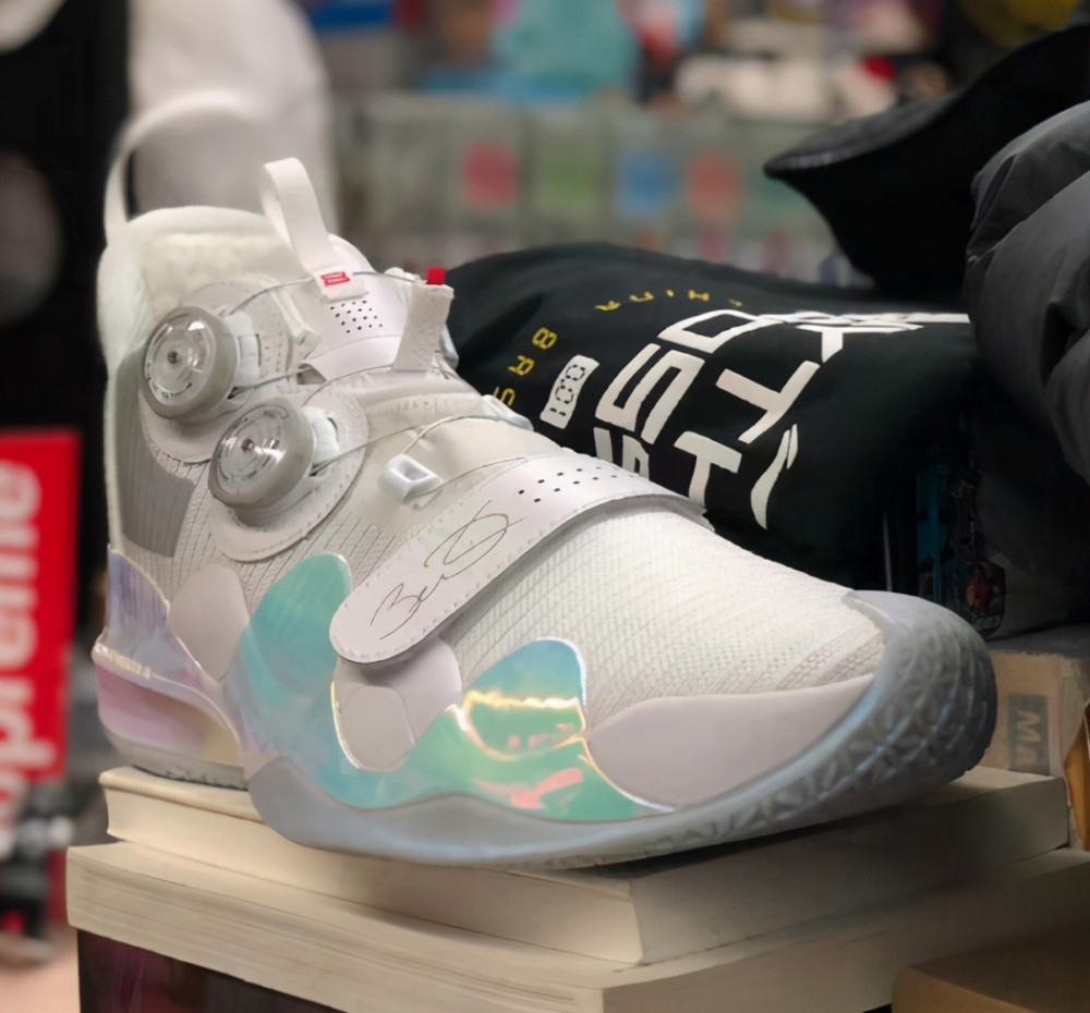 aj37代曝光图,韦德之道10和aj37很像