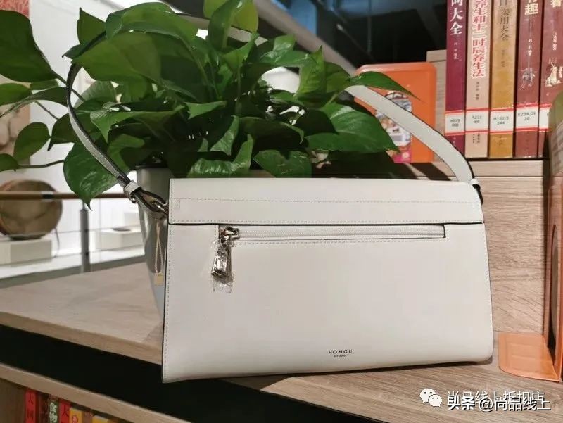 红谷女包轻奢品牌直播,红谷女包包新款2023爆款