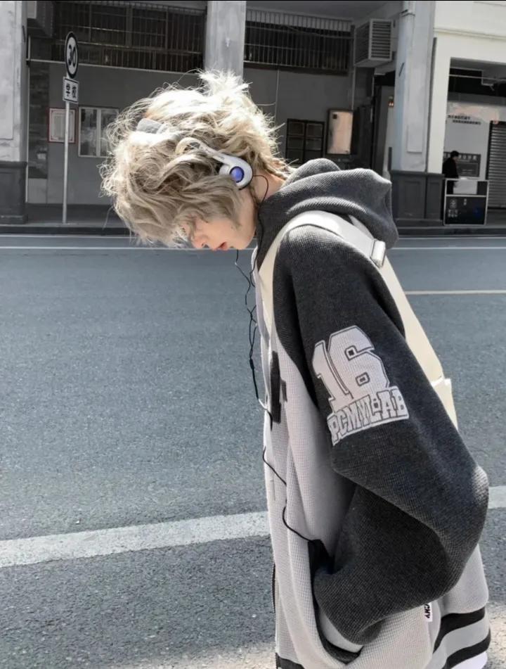 明明，服装是个*力暴**行业，你却做成了地摊价？