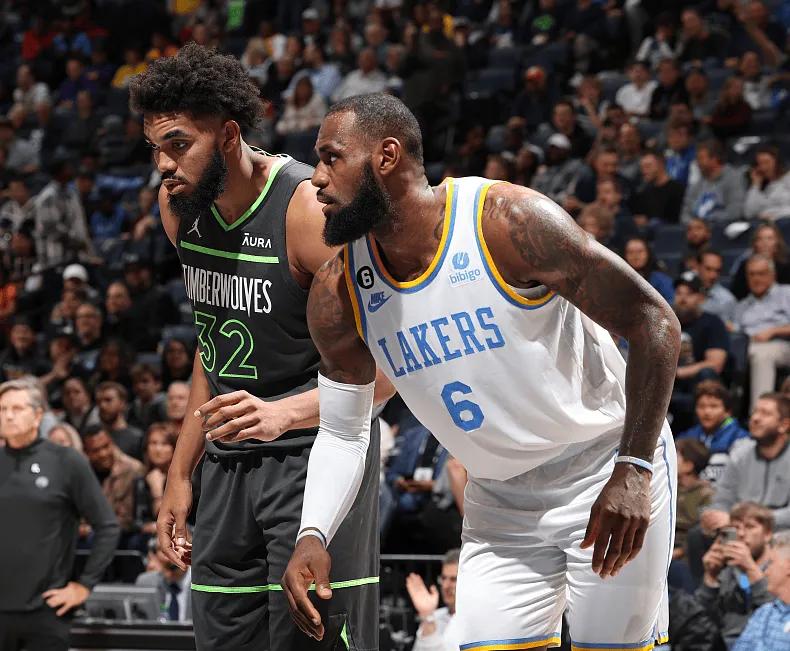 湖人爵士森林狼达成三方交易,湖人火箭山猫三方交易保罗